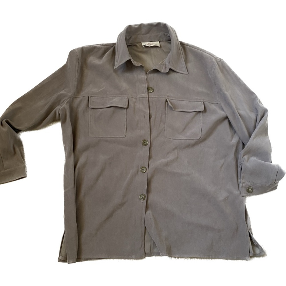 Oversized Medium Weight Collared Shirt w/Front Pockets. Sz XL Great Fall Piece!!